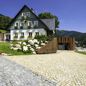Pension Slunecnice & Panorama Restaurace Farma